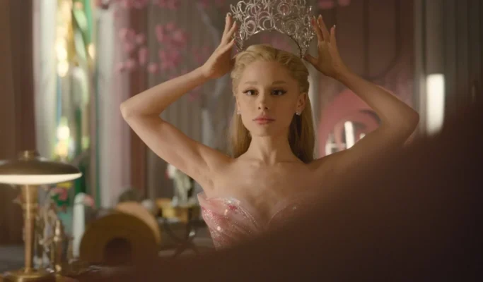 «То, что она делает в этом фильме, очень необычно»: Бен Стиллер о работе с Арианой Гранде