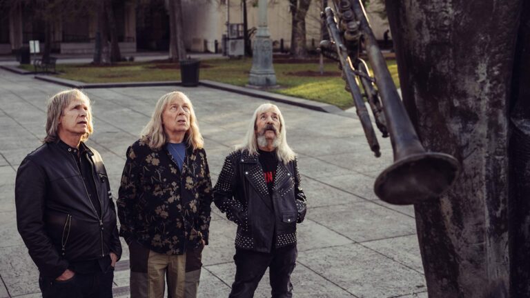 «Spinal Tap II: The End Continues» – легенды рока возвращаются, чтобы снова взорвать сцену (и наш мозг)!